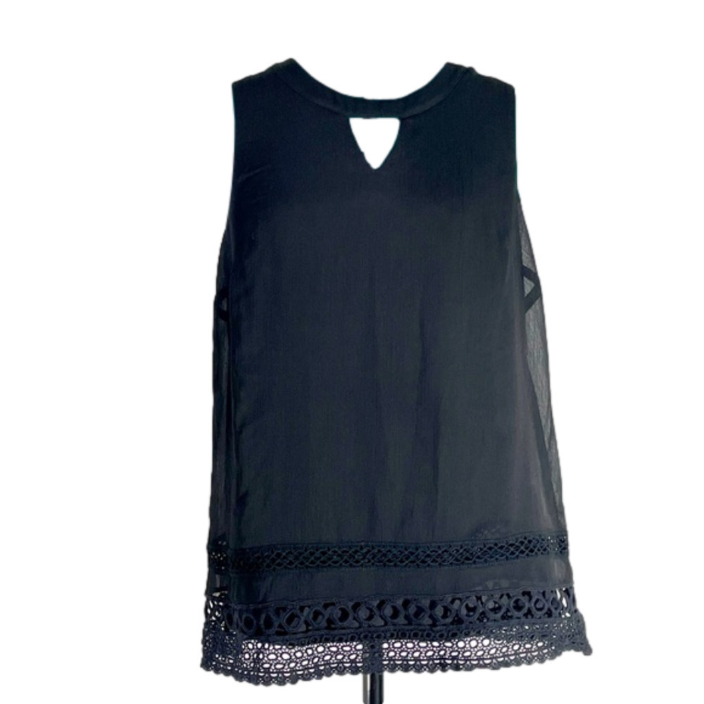 AB STUDIO SOLID BLACK BLACK SLEEVELESS TOP W/ V CUTOUT ON THE FRONT NECK! SZ L
